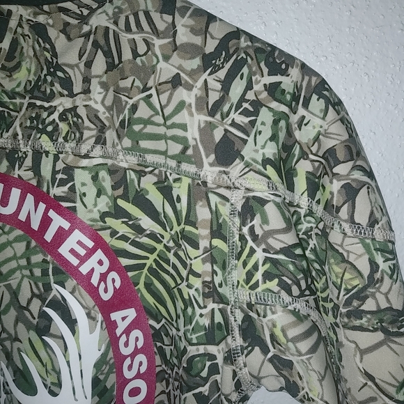 Texas A&M S Texas Trophy Hunters Association Cammo T-Shirt - Picture 2 of 7